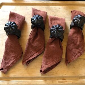 4 Rustic Brown Carved Wood Pumpkin Napkin Rings with Restaurant Napkins